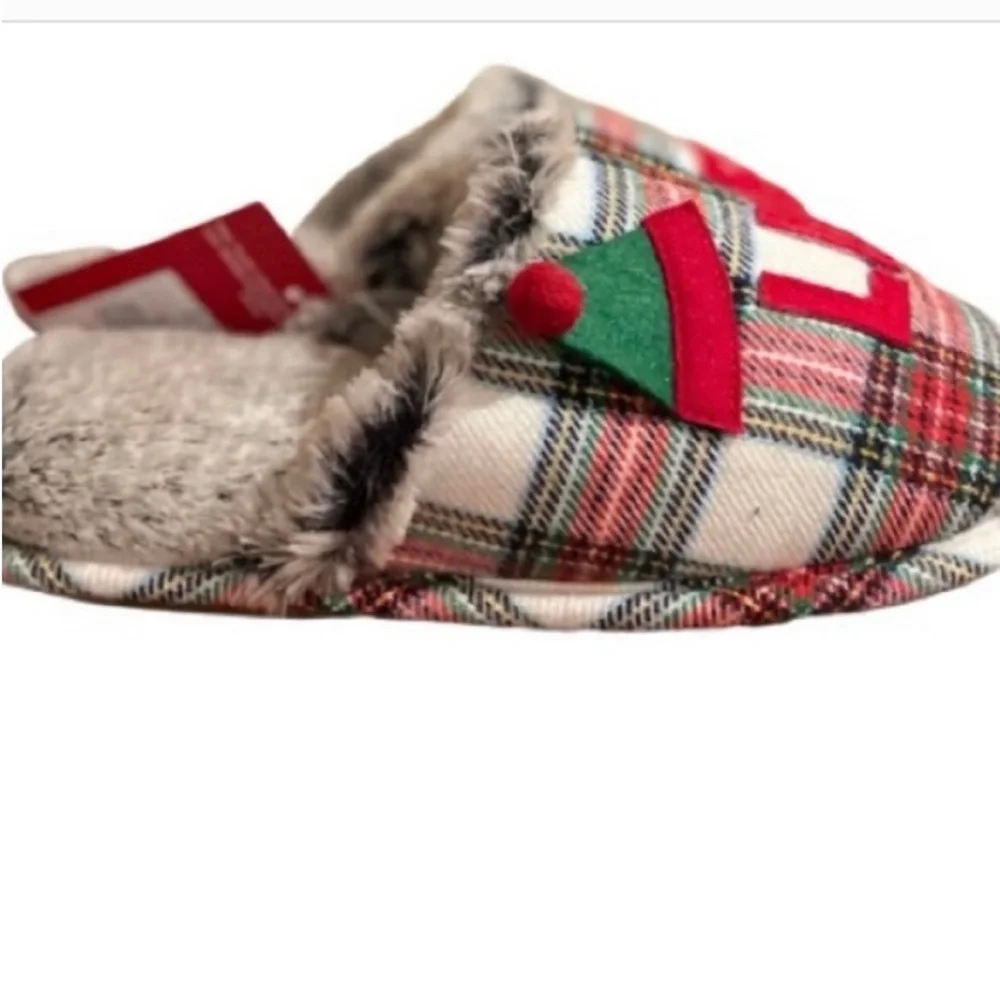 NWT. Wondershop- Kids Plaid Plush 